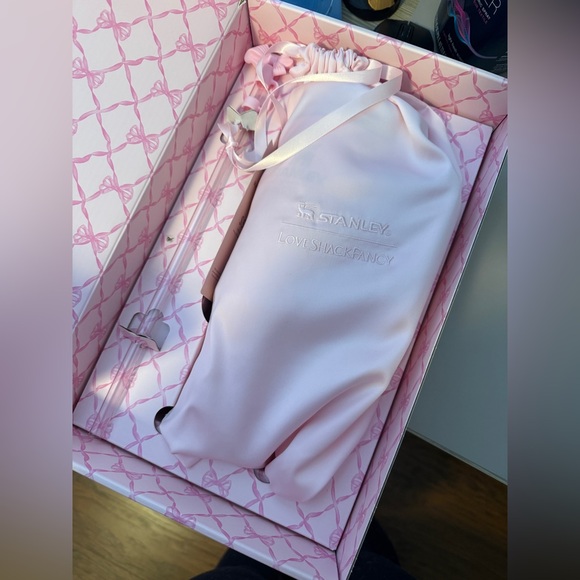 NEW Stanley 1913 x LoveShackFancy 40 OZ LIMITED EDITION Baby Bow Peppermint Pink - Picture 5 of 5